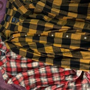 GAP Black and Yellow Casual Button Down Shirt